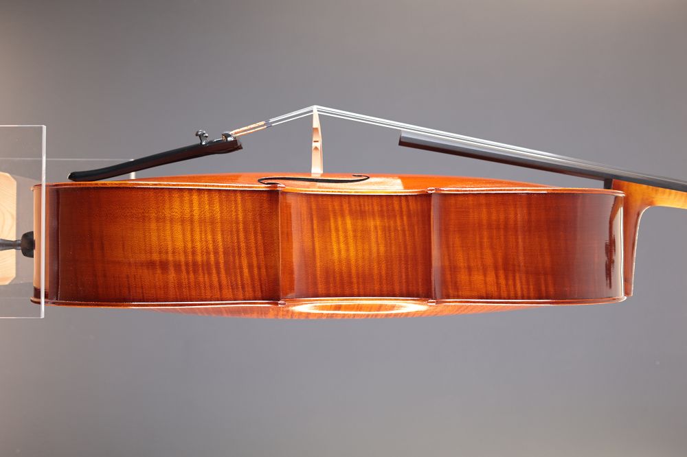 Leonhardt Rainer W. - Mittenwald Anno 2026 - Bruno d. Bär - 3/4 Cello - C-060k